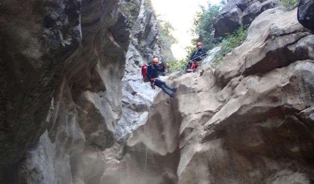 Yazılı Kanyon'da suya düşen üniversite öğrencisi kayboldu