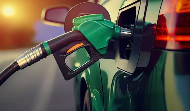 Petrol Haftaya Düşüşle Başladı: Fiyatlar Aşağı Çekiyor