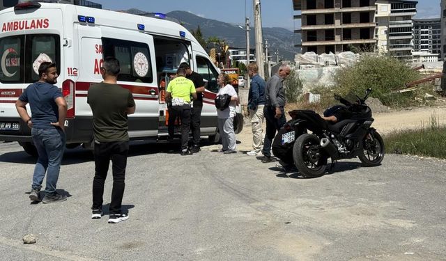 Gazipaşa'da Otomobil ve Motosiklet Çarpıştı: 1 Yaralı