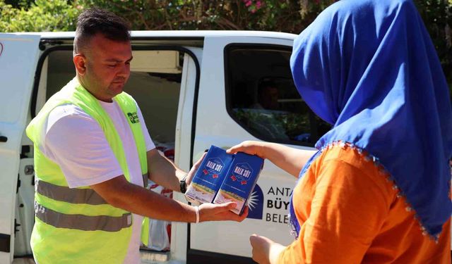 Antalya'da Halk Süt Projesi 30 bin çocuğa ulaştı