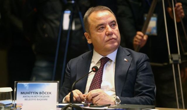 Tutuklu bulunan Muhittin Böcek kontrol için hastaneye kaldırıldı