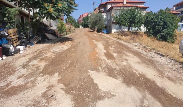 Korkuteli Belediyesi 15 Günde 170 Ton Sathi Kaplama Yaptı