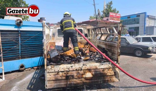 Kamyonetin kasasında çıkan yangın söndürüldü