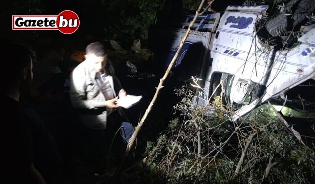 Hakkari’de kamyonet şarampole yuvarlandı: 2 yaralı
