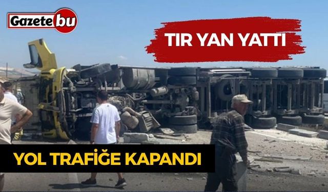 Karamanlı Girişinde TIR Yan Yattı, Yol Trafiğe Kapandı