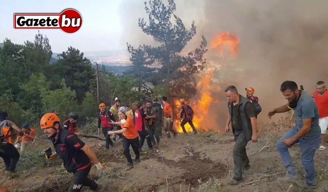 Alevlerin arasında kalmaktan kurtulan işçi, arkadaşlarını göremeyince büyük panik yaşadı