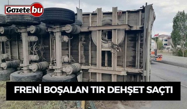 Freni boşalan tır dehşet saçtı