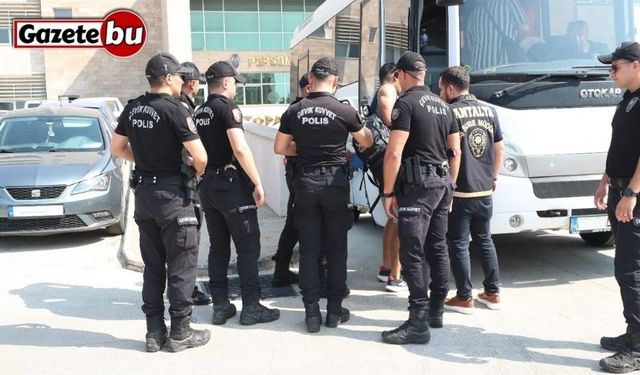 Antalya’da aranan 125 şahıs eş zamanlı operasyonla yakalandı