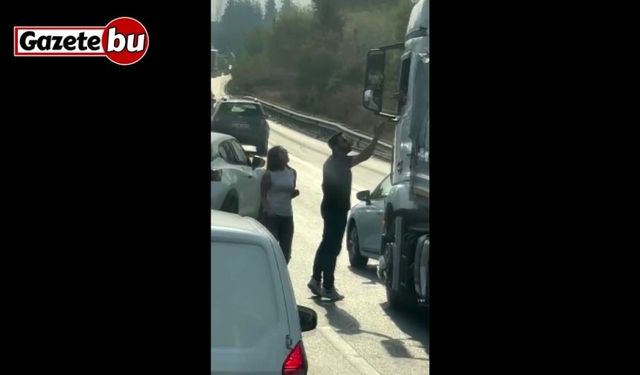 Otoyolda trafik terörü, yol kesip sürücüyle tartıştılar