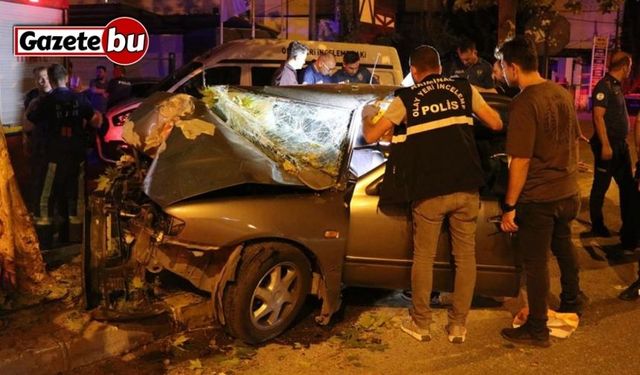 Ağaca ok gibi saplanan otomobilde 2 kişi öldü, sürücü ağır yaralandı