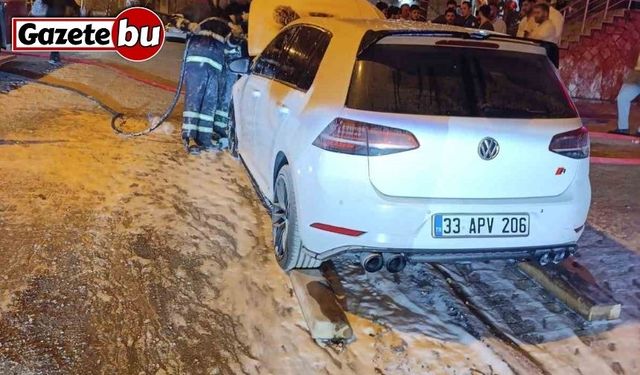 Mardin’de seyir halindeki otomobil alev aldı