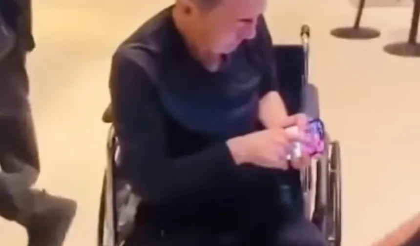 Serdar Ortaç Tekerlekli Sandalyede Görüntülendi!