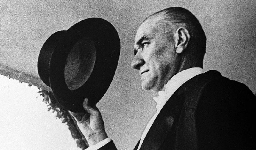 Mustafa Kemal Atatürk Türkiye Cumhuriyeti'nin Kurucusu ve İlk Cumhurbaşkanı (4)