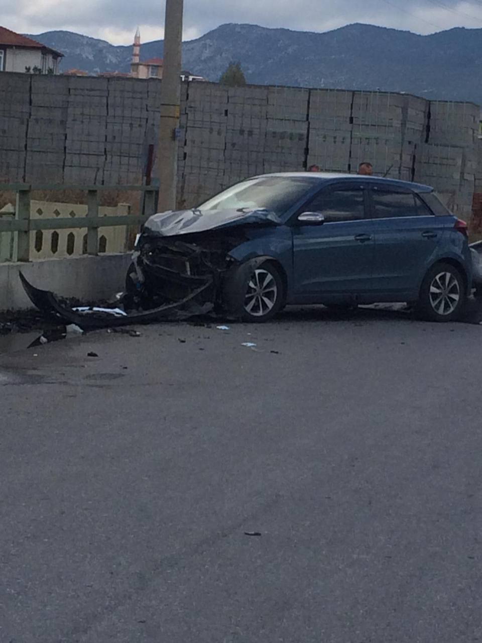 Bucak'ta Sürücü Hakimiyetini Kaybetti kaza Yaptı