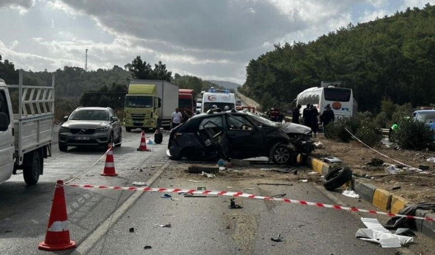 Milas-Bodrum Karayolu'nda Feci Kaza 1 Ölü, 3 Yaralı (2)