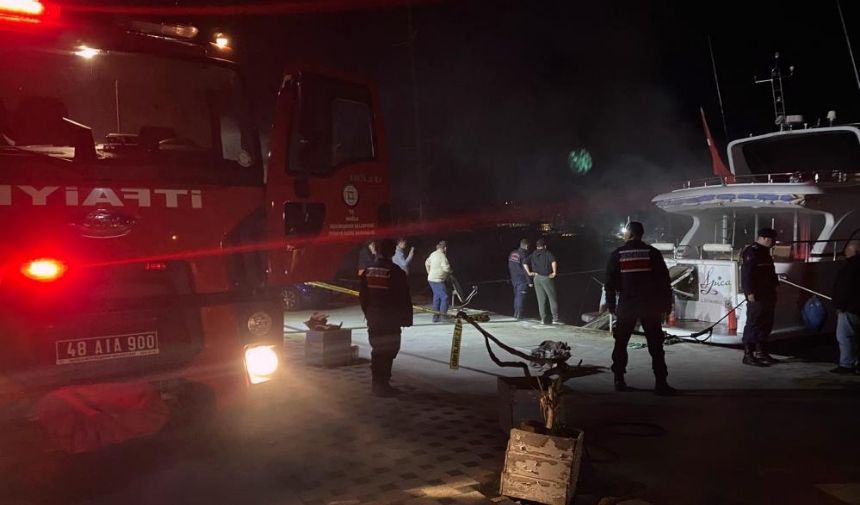 Muğla'da Limanda Bulunan Motoryatta Yangın