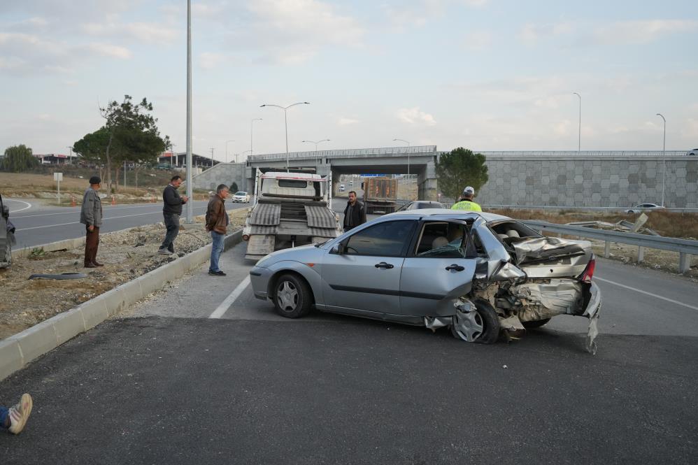 3 Araçlı Zincirleme Kaza Yaralılar Var 3