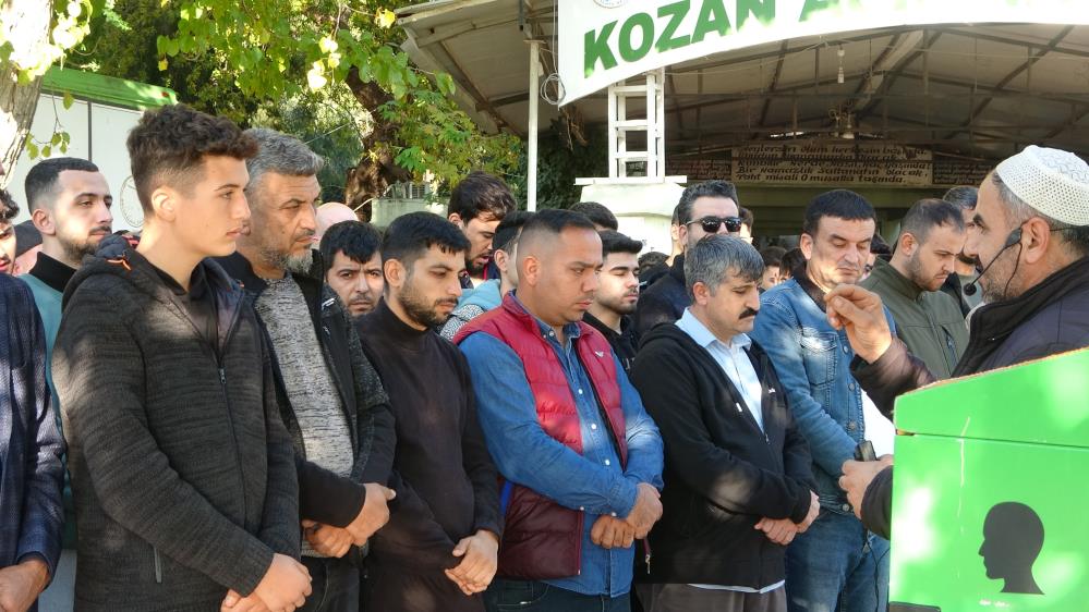 Adana'da 17 Yaşındaki Genç Katil Olurken, 19 Yaşındaki Genç Toprağa Verildi (2)