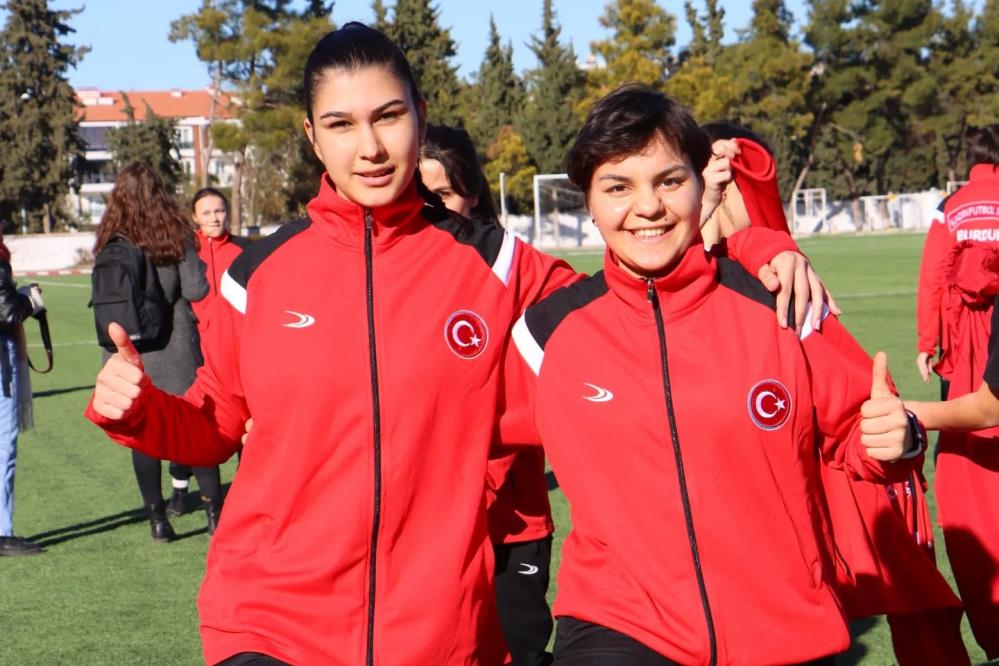 Burdur Kadın Futbol Takımı (4)