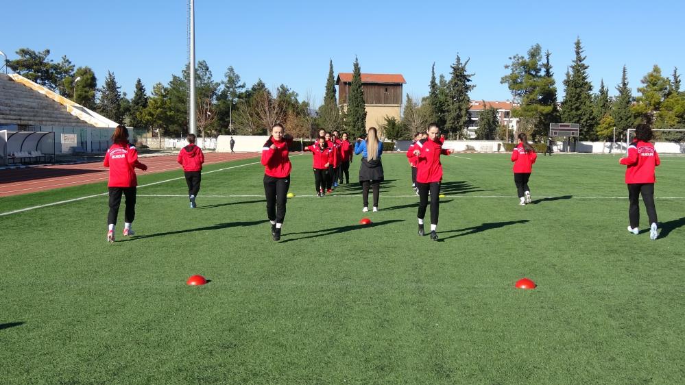 Burdur Kadın Futbol Takımı (5)