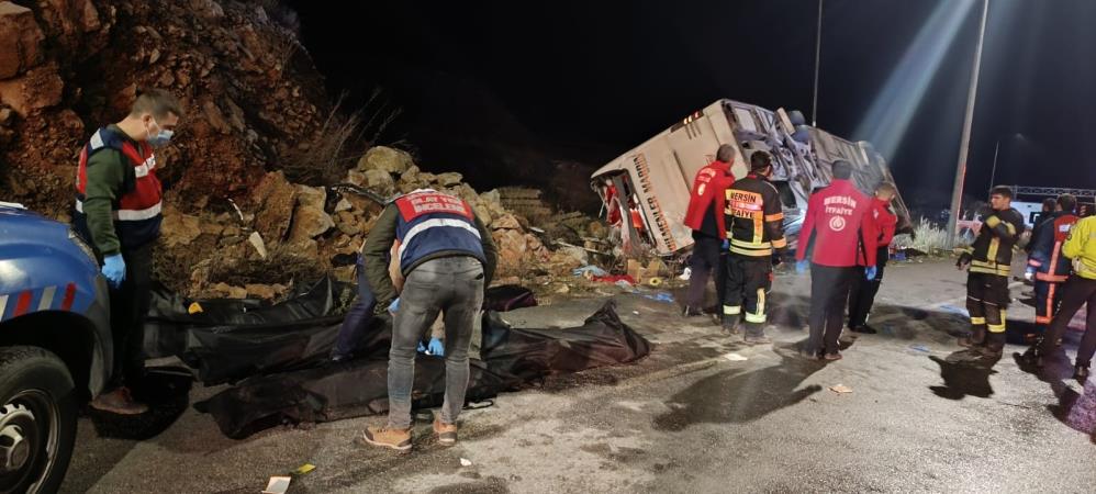 Mersin'de Yolcu Otobüsü Devrildi 28 Yaralı