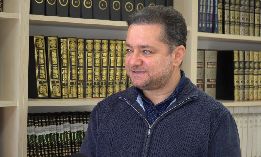 Prof. Dr. Ahmet Onay Kütüphanesi