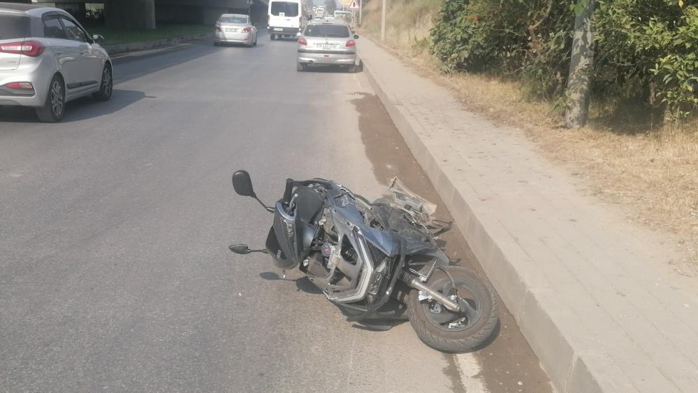 Otomobille Çarpışan Motosiklet Sürücüsü Yaralandı (2)