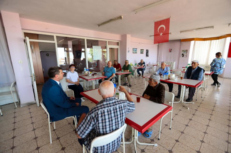 Başkan Ercengiz, Huzurevi Sakinleriyle Bayramlaştı