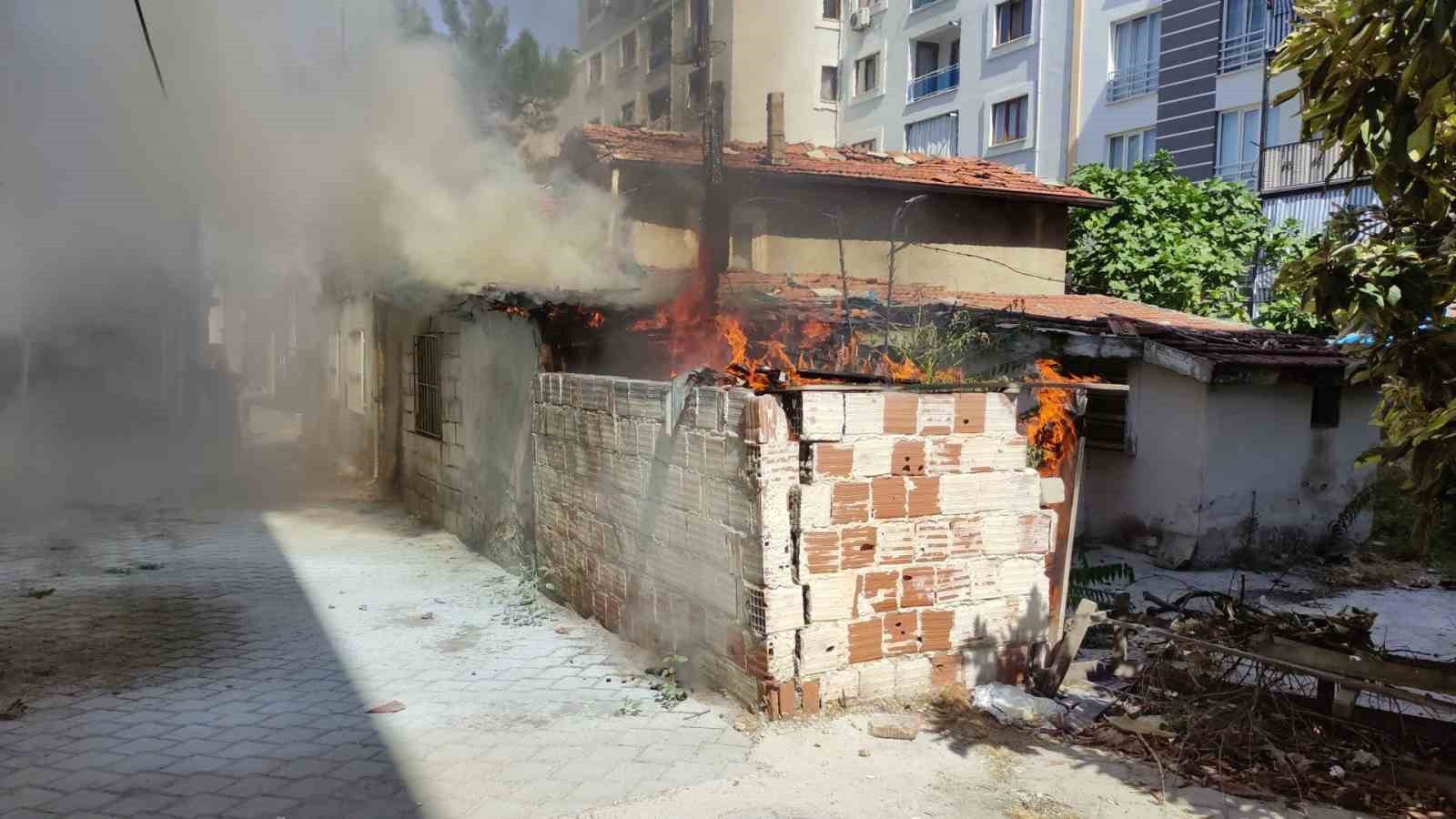 Denizli Pamukkale’de Korkutan Yangın!-1