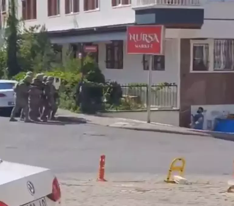 Ankara'nın Keçiören ilçesinde, boşanma aşamasındaki eşi tarafından ölümle tehdit edilen Leyla D. (34), polis merkezinde koruma altına alındı.