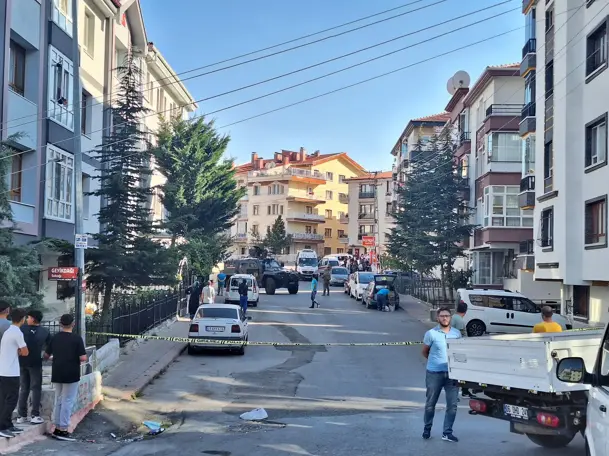 Ankara'nın Keçiören ilçesinde, boşanma aşamasındaki eşi tarafından ölümle tehdit edilen Leyla D. (34), polis merkezinde koruma altına alındı.-1