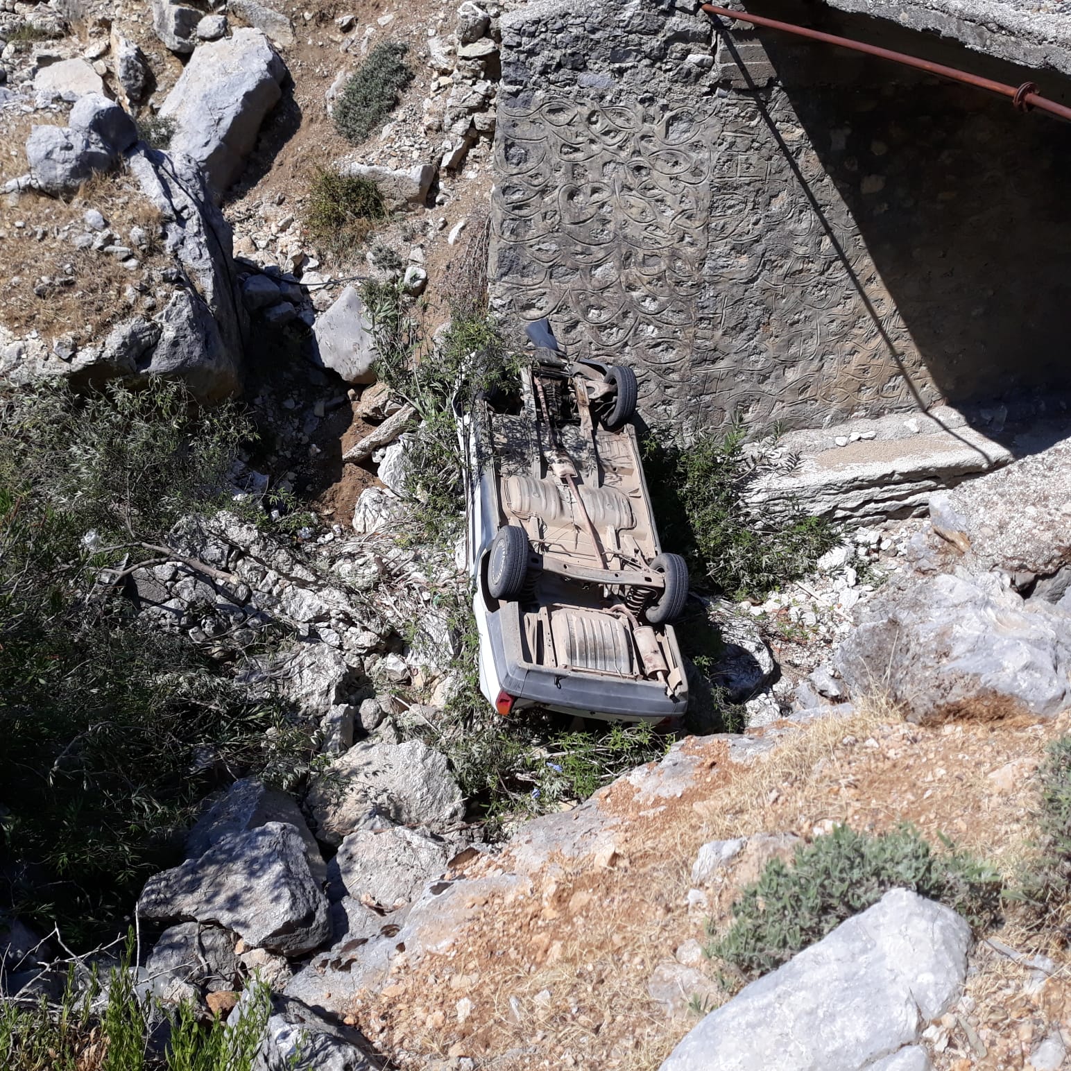 Bucak'ta feci kaza otomobil takla attı: 1 ölü 1 yaralı