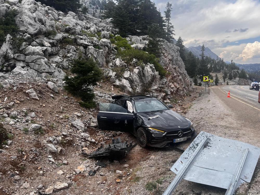 4 Araçlı Zincirleme Kaza ve Sonrası İkinci Kaza 6 Yaralı