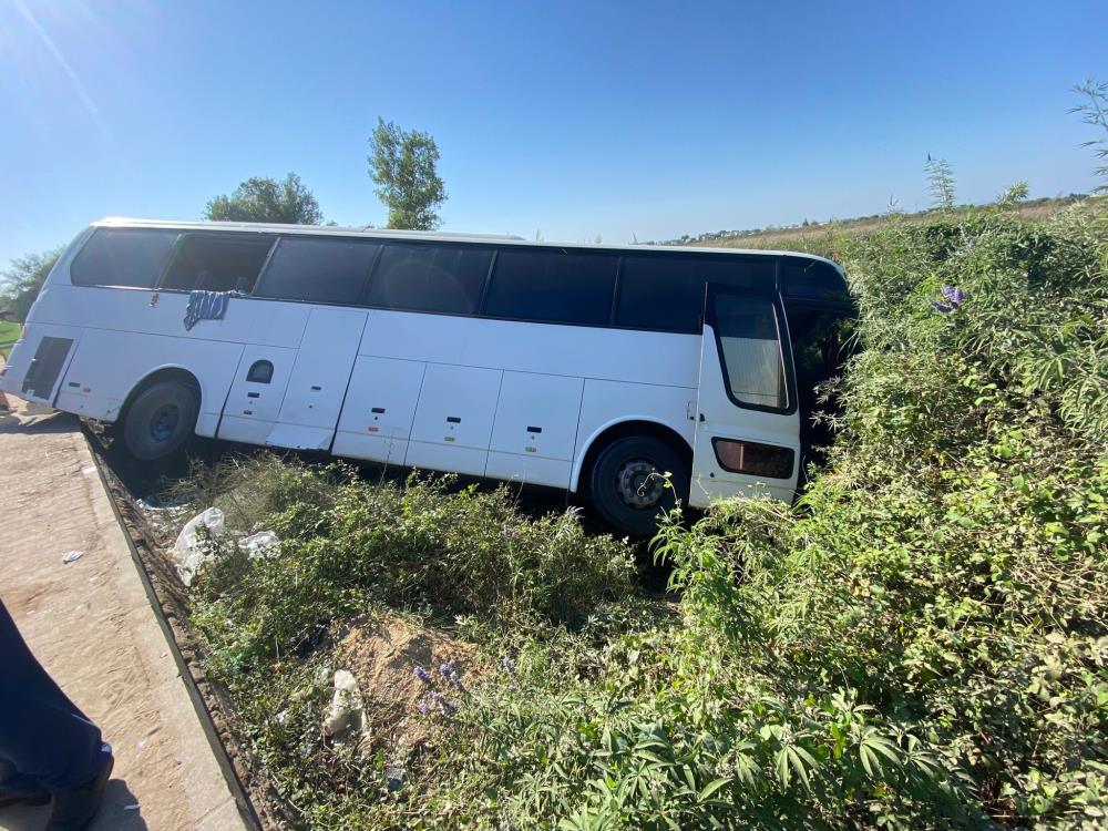 Otelin Servis Aracı Şarampole Uçtu 7 Yaralı-1