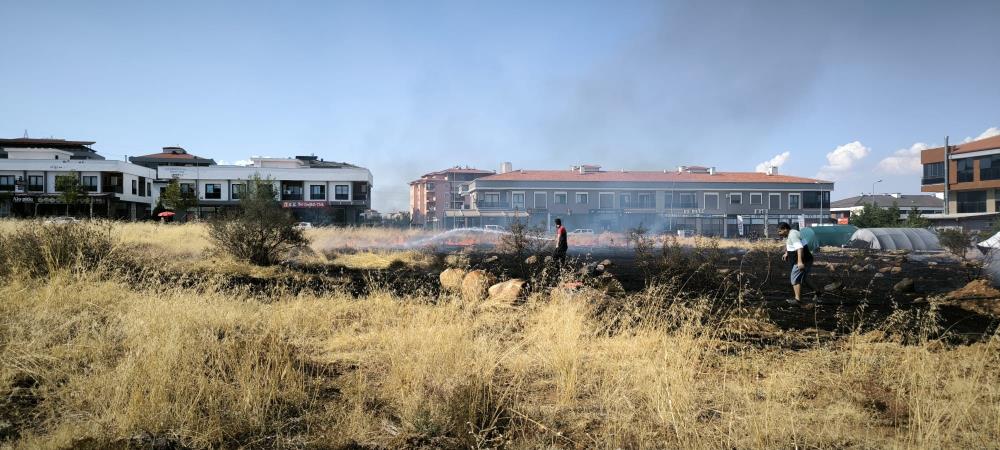 Yerleşim Alanlarına Yakın Çıkan Yangın Korkuya Neden Oldu