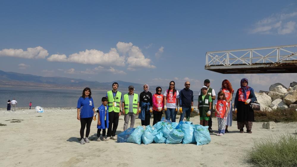 Dünya Temizlik Gününde Burdur Gölü'nde Çöp Toplama Etkinliği