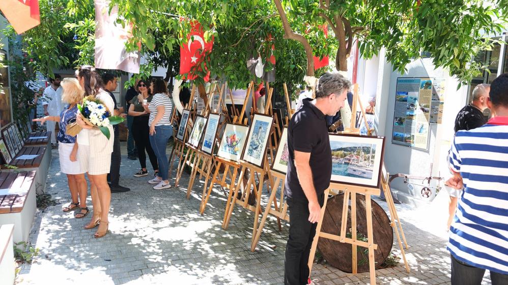 Kemer Belediyesi Kültür Evi’nde Sulu Boya Sergisi Açıldı