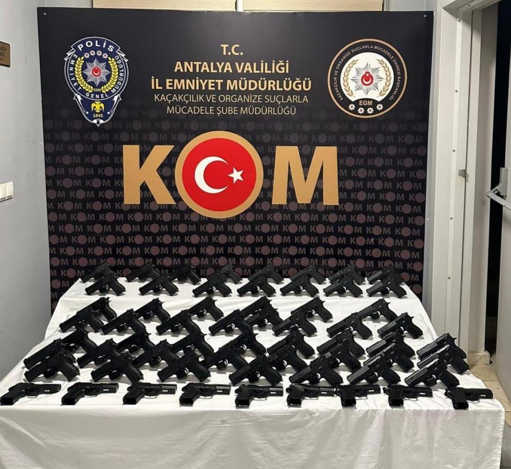 Antalya'da Silah Kaçakçılığı Operasyonu-1