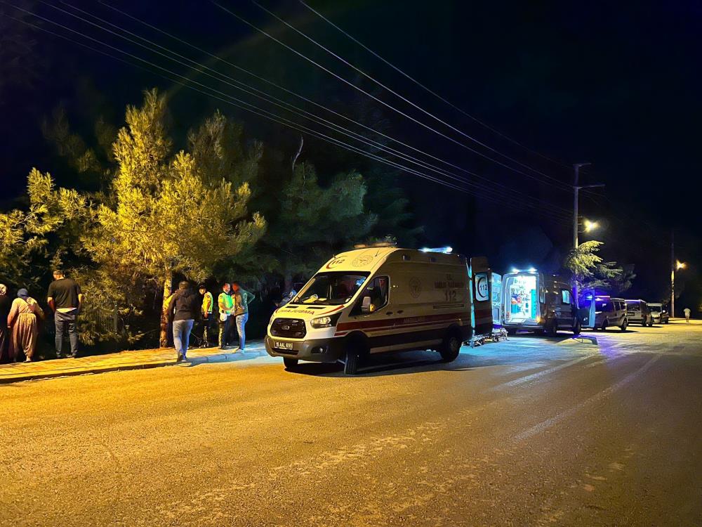 Burdur’da Kontrolden Çıkan Motosiklet Mezarlığa Düştü (1)