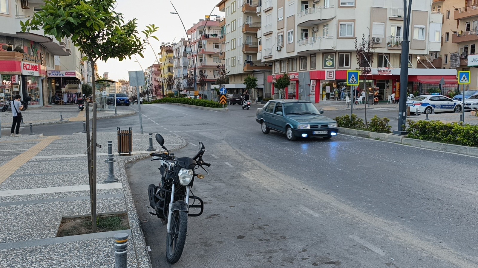 Motosiklet Ile Elektrikli Bisiklet Çarpıştı 2 Yaralı (2)