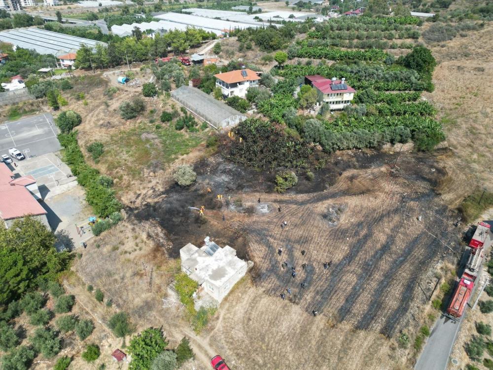 Okula Yakın Bölgede Çıkan Yangın Paniğe Neden Oldu 1