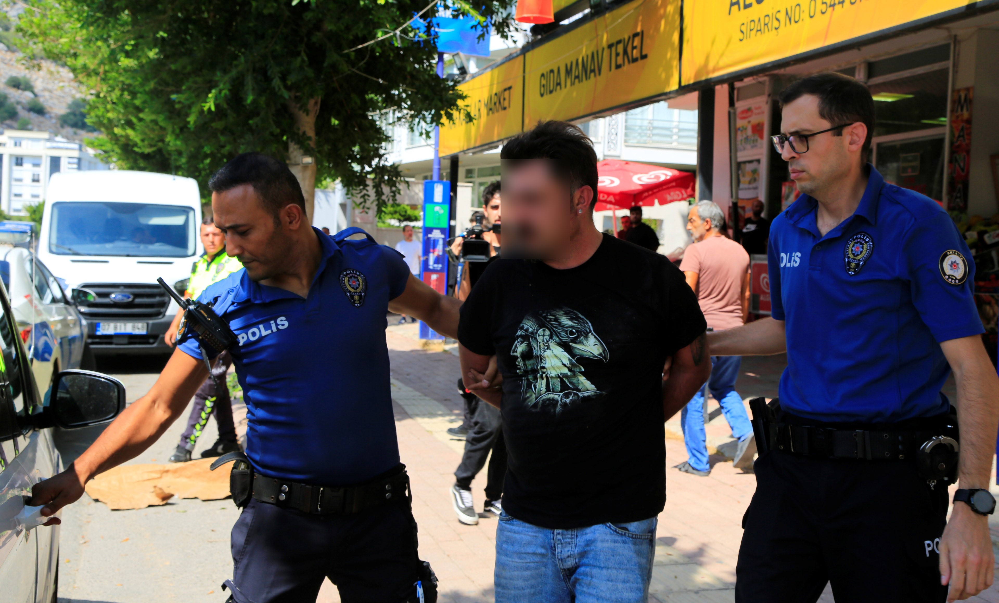 Polise Zorluk Çıkardı Ters Kelepçe Yiyince Tüm Tavrı Değişti (5)