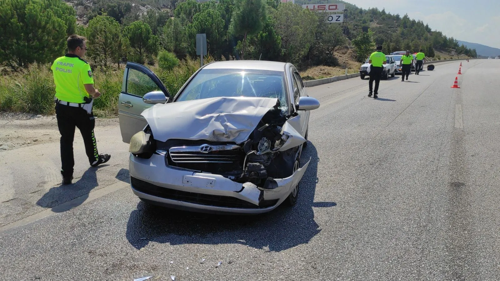 Burdur'da Trafik Kazası: 1'i Çocuk 3 Kişi Yaralandı