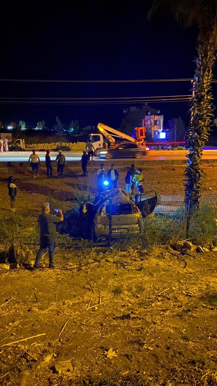 Kontrolden Çıkan Araç Takla Attı: 1 Ölü, 3 Yaralı