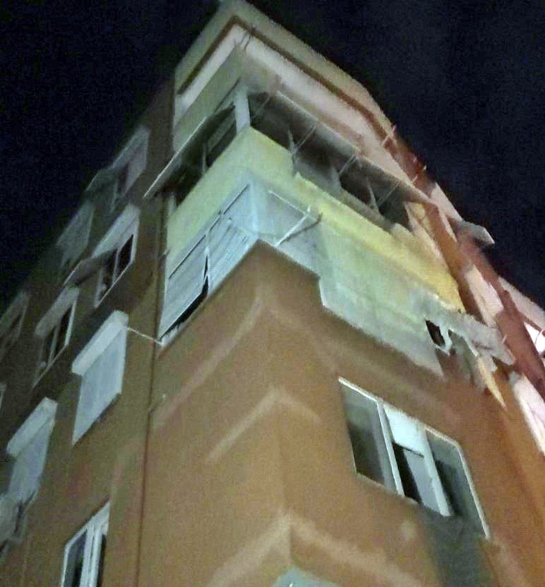 Evini Yakan Kişiye Apartman Sakinlerinden Tepki-1