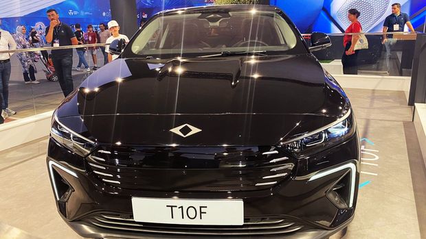 Togg'un İlk Sedan Modeli T10F, TEKNOFEST Adana'da Tanıtıldı