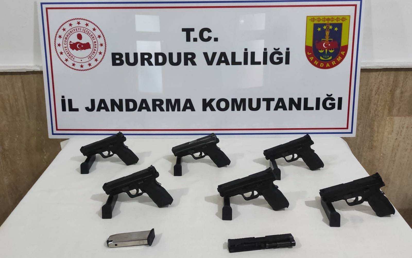 Burdur'da Uyuşturucu Tacirlerine Operasyon 1 (1)