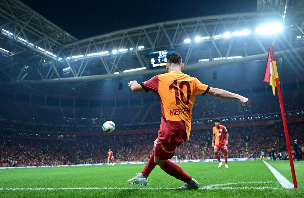 Lider Galatasaray, Antalya'da: İlk 11'ler Belli Oldu!