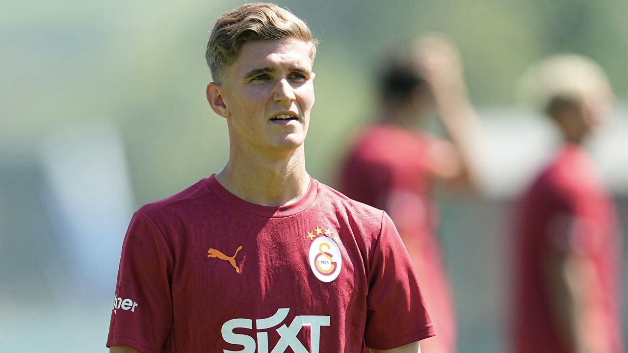 Galatasaray'da Elias Jelert İçin Adaptasyon Seferberliği!-1