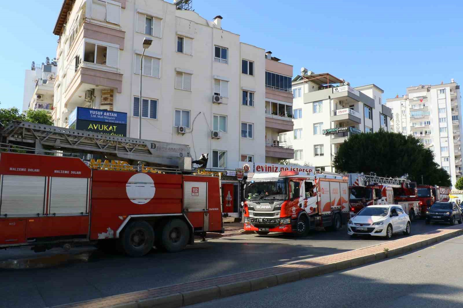 İş yerinde yangın itfaiyeyi alarma geçirdi-1